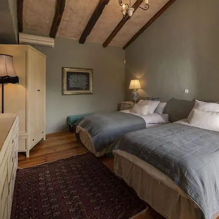 Le Chateau Near Porec For 12 People With Private Heated Pool - Pet Friendly 别墅