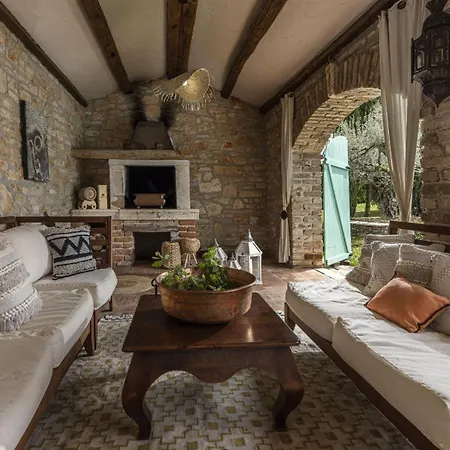 Le Chateau Near Porec For 12 People With Private Heated Pool - Pet Friendly